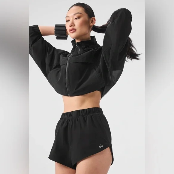 ALO Playmaker Dolphin Short zippered pockets - Picture 3 of 9